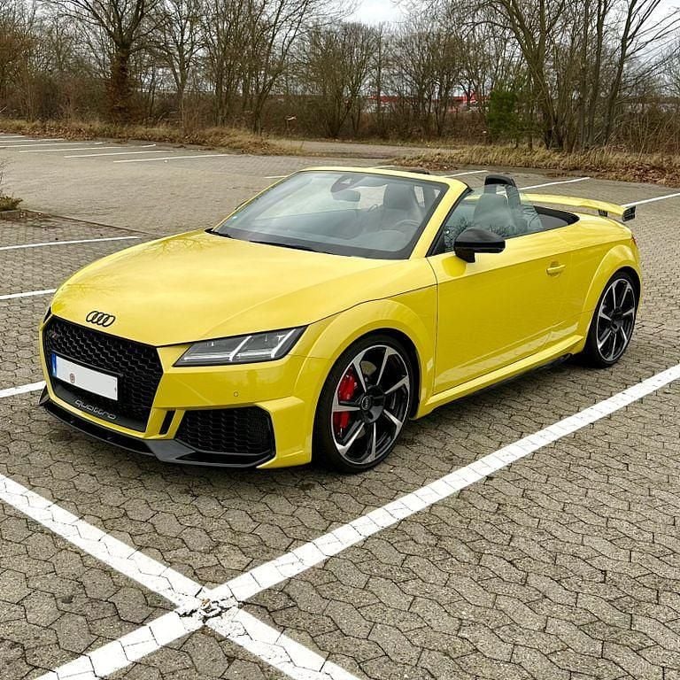 Gelb Gebraucht 2023 Audi TT Roadster Ambiente Cabrio | 59.900 € (Superpreis) - Bild 1/4