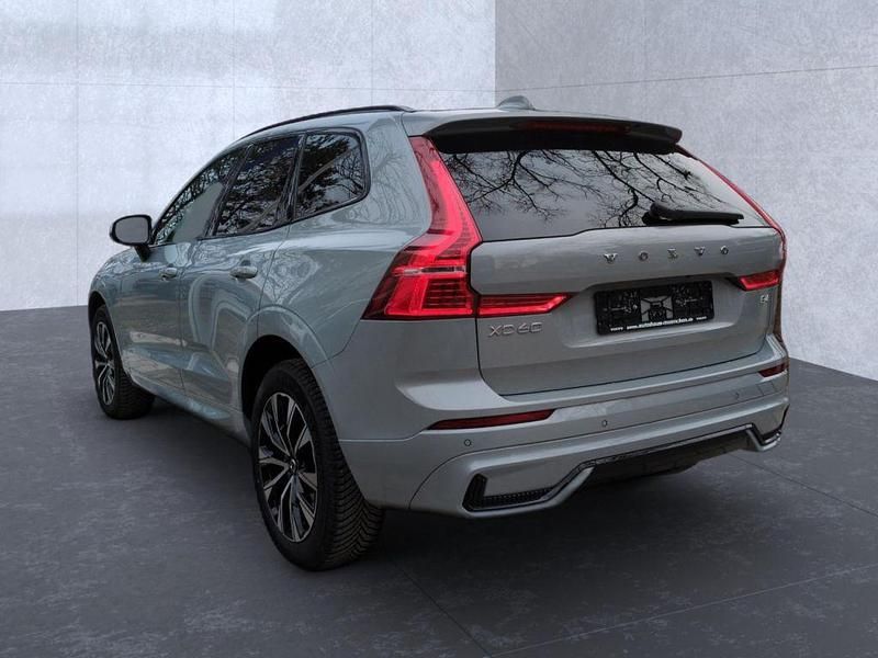 Gebraucht Volvo XC60 Plus 197 PS (144 kW) 2023 Vapour grey / (metallic) SUV