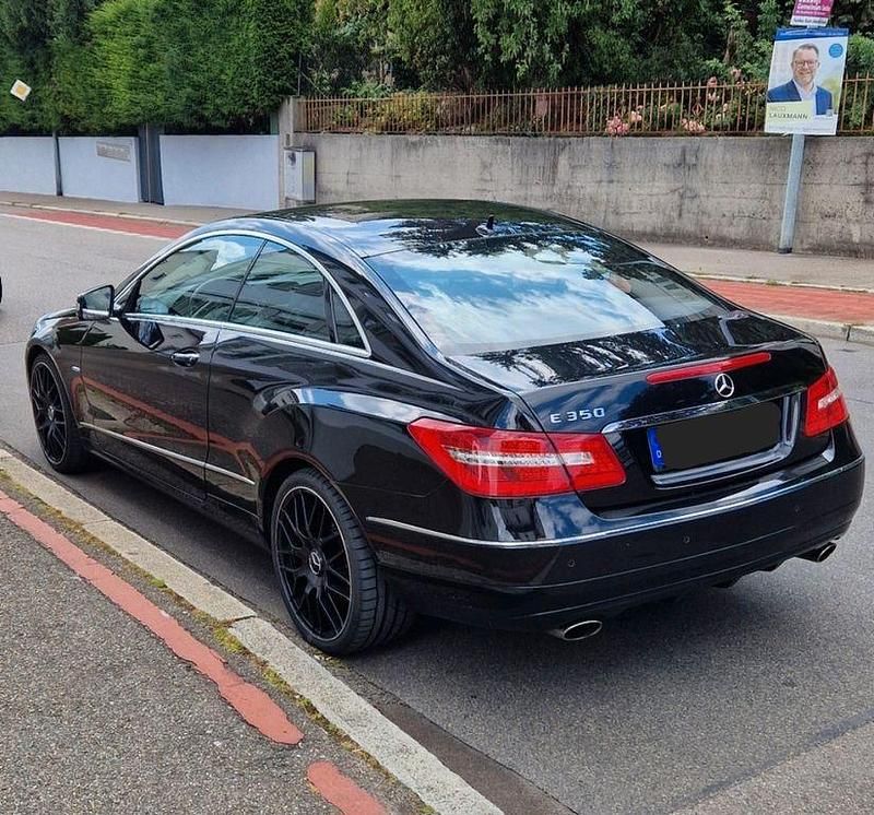 Gebraucht Mercedes E350 292 PS (214 kW) 2011 Schwarz Coupé