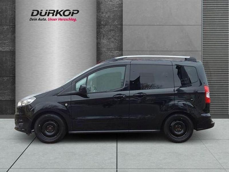 Gebraucht Ford Tourneo Courier Titanium 101 PS (74 kW) 2017 Iridiumschwarz metallic Van / Kleinbus