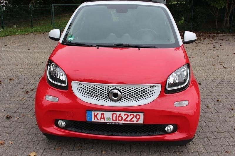 Gebraucht Smart ForTwo Cabrio Basis 90 PS (66 kW) 2017 Rot Cabrio