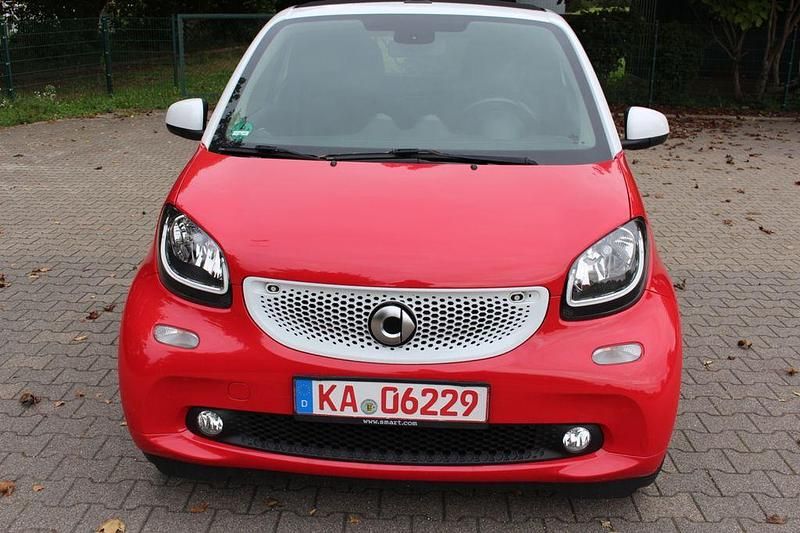 Rot Gebraucht 2017 Smart ForTwo Cabrio Basis Cabrio | 13.500 € (Guter Preis) - Bild 1/4