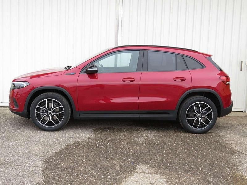 Gebraucht Mercedes EQA250 AMG 139 kW (190 PS) 2022 Rot SUV