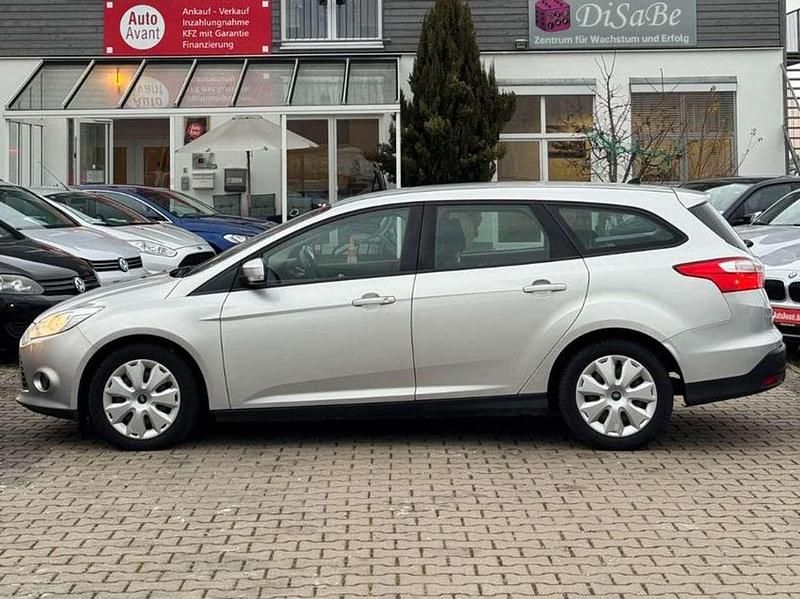 Gebraucht Ford Focus Trend 101 PS (74 kW) 2013 Grau Kombi