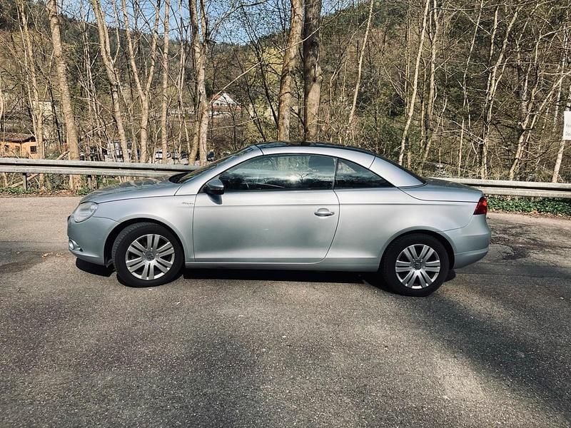 Gebraucht VW Eos 122 PS (89 kW) 2009 Silber Cabrio