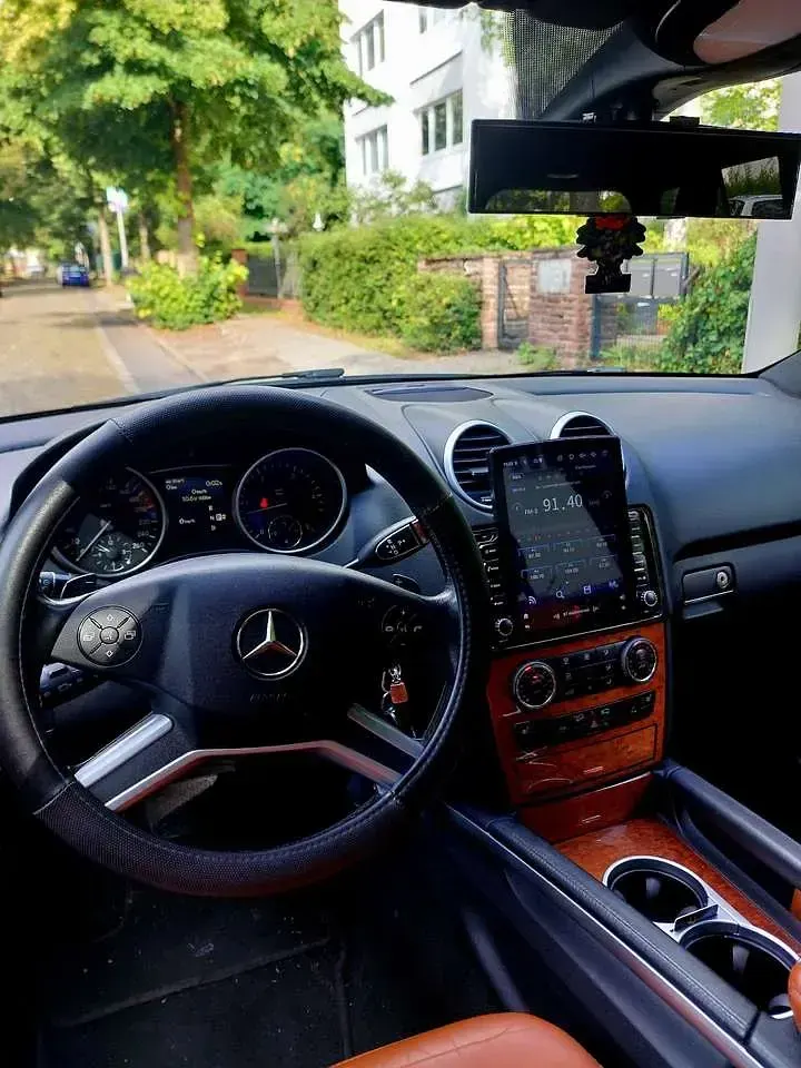 Gebraucht Mercedes ML350 231 PS (169 kW) 2010 Blau SUV