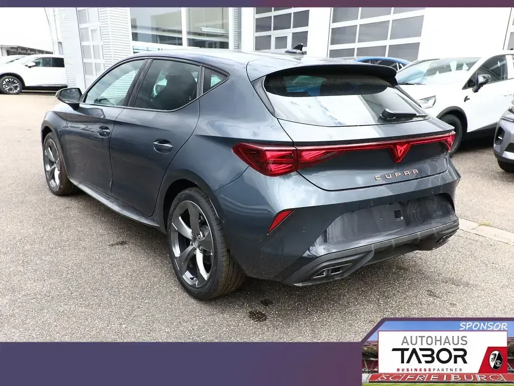 Neu Cupra Leon 150 PS (110 kW) 2026 Magnetic grau metallic Limousine
