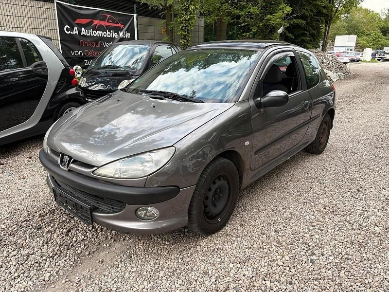 Grau Gebraucht 1999 Peugeot 206 Kleinwagen | 400 € - Bild 1/4