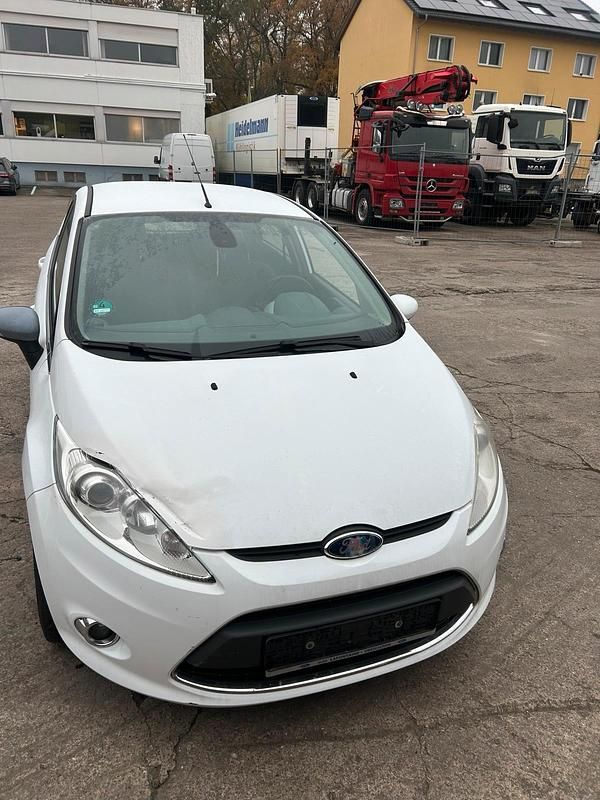 Gebraucht Ford Fiesta 2009 Weiß Kleinwagen