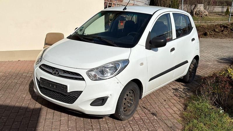Gebraucht Hyundai i10 Classic 69 PS (50 kW) 2011 Weiß Kleinwagen