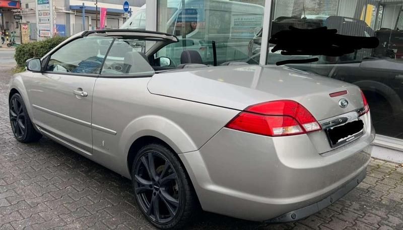 Gebraucht Ford Focus Cabriolet Titanium 136 PS (100 kW) 2010 Cabrio