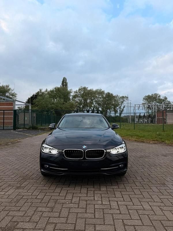 Usata BMW 330e 292 CV (214 kW) 2017 Nero Berlina