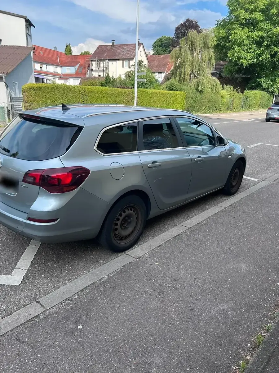 Gebraucht Opel Astra 165 PS (121 kW) 2012 Grau Kombi