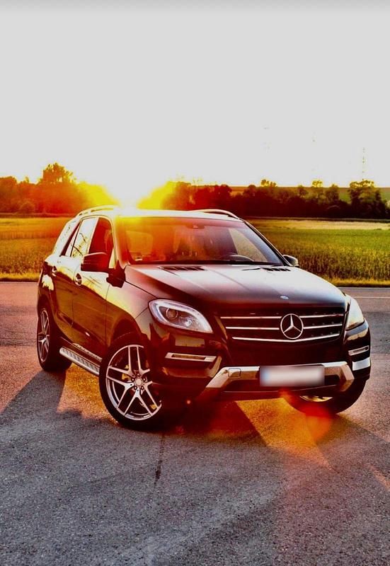 Gebraucht Mercedes ML350 258 PS (189 kW) 2014 Schwarz SUV