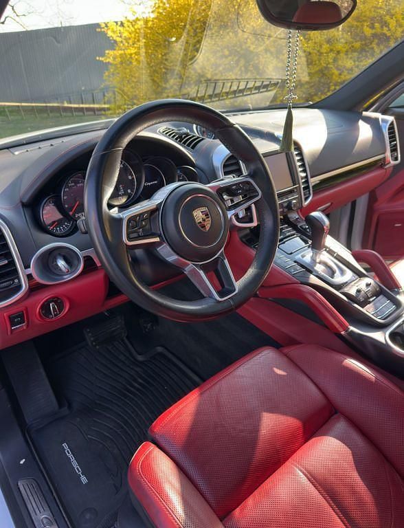 Weiß Gebraucht 2015 Porsche Cayenne SUV | 21.500 € (Fairer Preis) - Bild 1/4