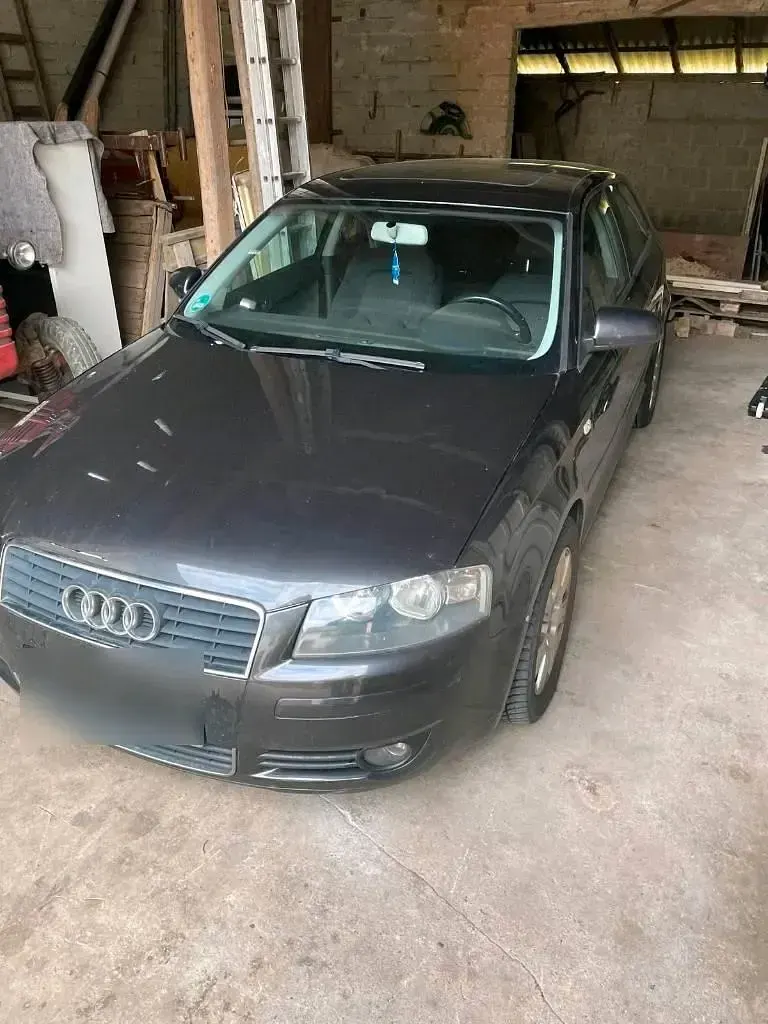 Second-hand Audi A3 140 CP (102 kW) 2004 Negru Hatchback