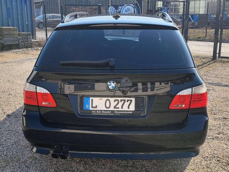 Gebraucht BMW 525 218 PS (160 kW) 2007 Schwarz Kombi