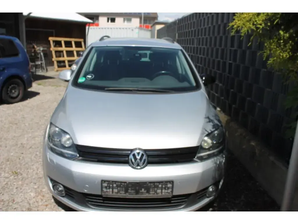Gebraucht VW Golf VII Match 140 PS (102 kW) 2012 Reflexsilber metallic (metallic) Limousine