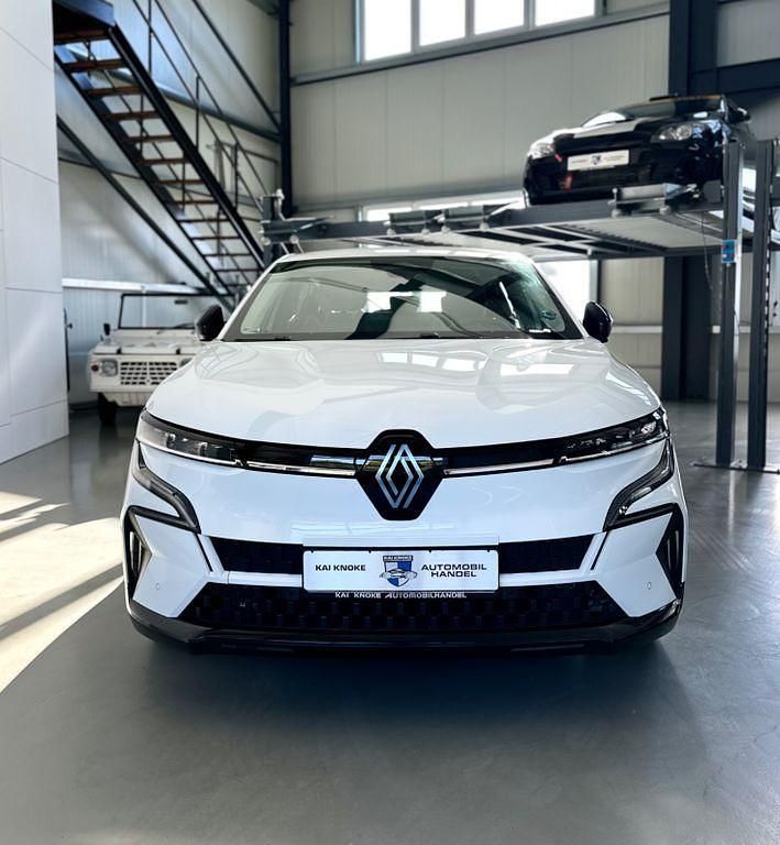Gebraucht Renault Megane E-Tech Equilibre 96 kW (131 PS) 2022 Gletscherweiss Limousine