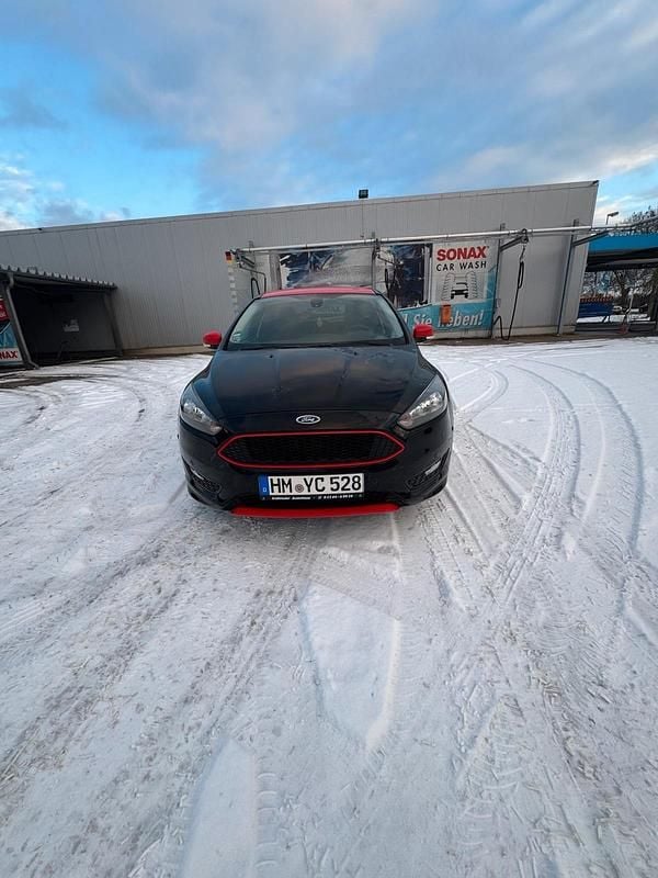 Schwarz Gebraucht 2016 Ford Focus Sport Kombi | 6.999 € (Fairer Preis) - Bild 1/4