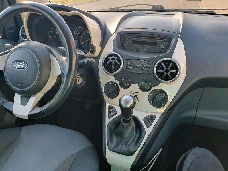 Gebraucht Ford Ka 69 PS (50 kW) 2011 Schwarz Kleinwagen