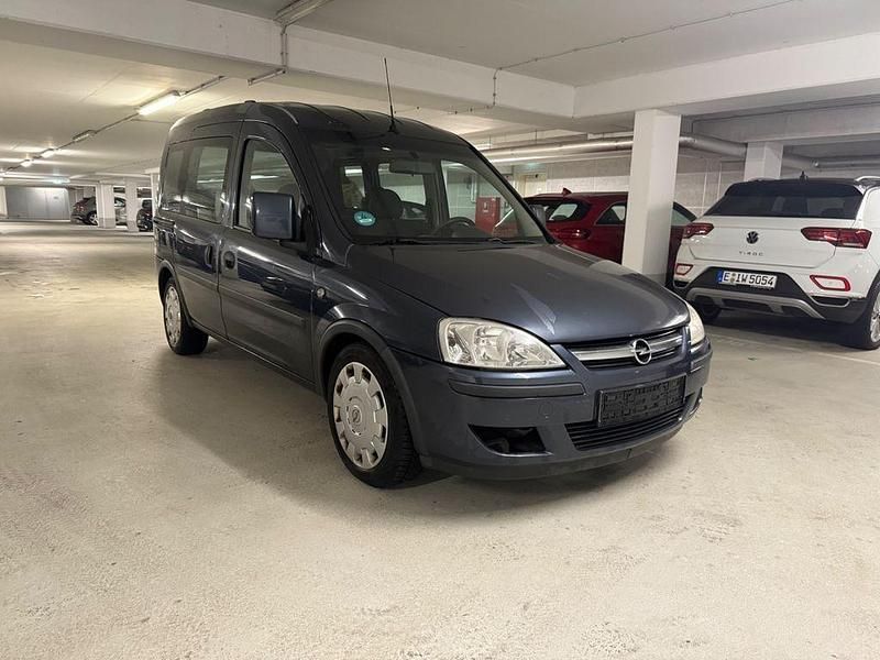 Second-hand Opel Combo 75 CP (55 kW) 2008 Albastru Monovolum