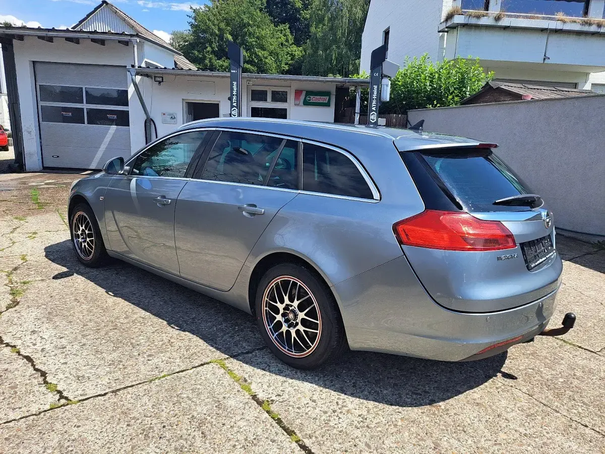 Gebraucht Opel Insignia 160 PS (117 kW) 2011 Grau Kombi
