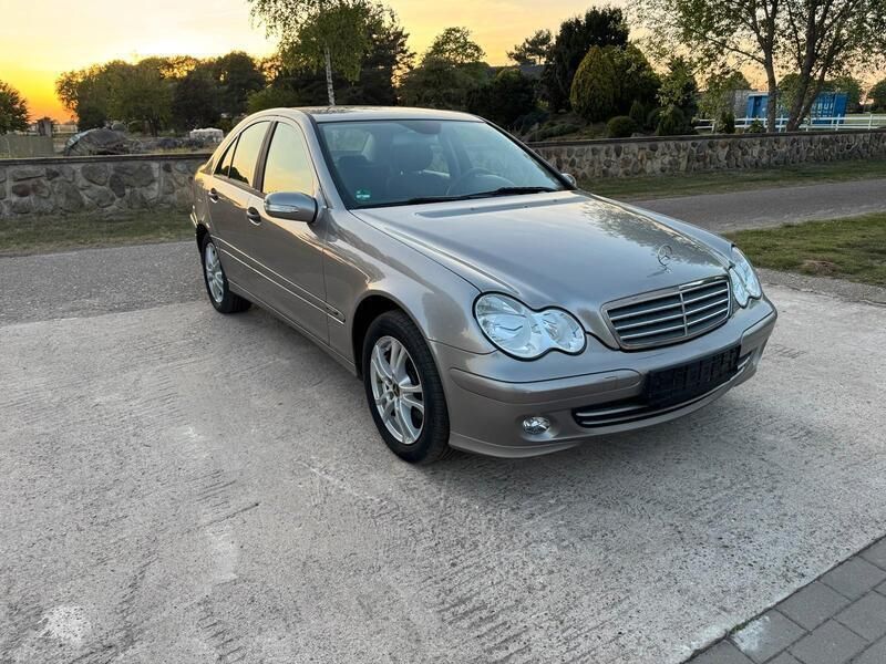 Gold Gebraucht 2005 Mercedes C200 Limousine | 2.500 € (Guter Preis) - Bild 1/4