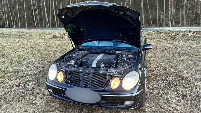 Gebraucht Mercedes E240 Avantgarde 177 PS (130 kW) 2004 Schwarz Kombi