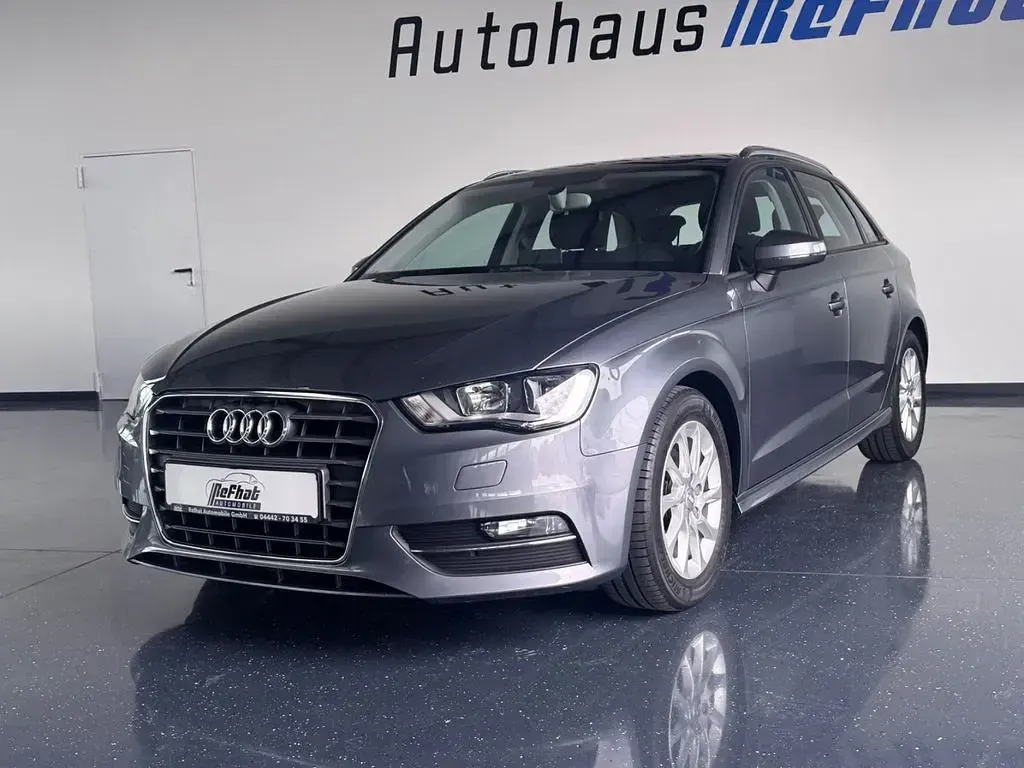 Gebraucht Audi A3 Attraction 110 PS (80 kW) 2015 Grau Limousine