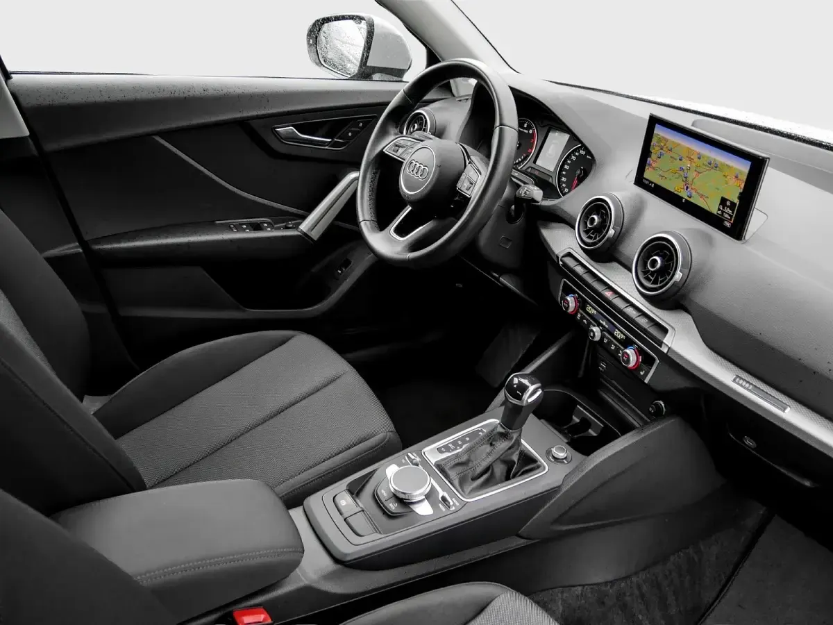 Gebraucht Audi Q2 Advanced Plus 150 PS (110 kW) 2022 Grau SUV