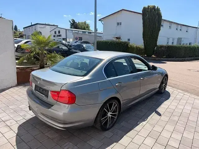 Gebraucht BMW 330 Comfort Edition 272 PS (200 kW) 2009 Schwarz Limousine