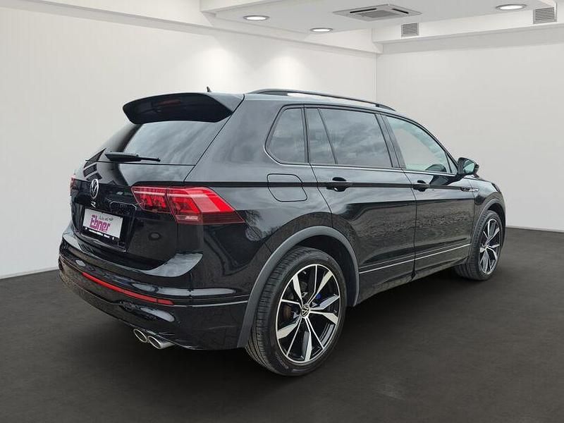 Gebraucht VW Tiguan Style 320 PS (235 kW) 2024 Deep black perleffekt (metallic) SUV