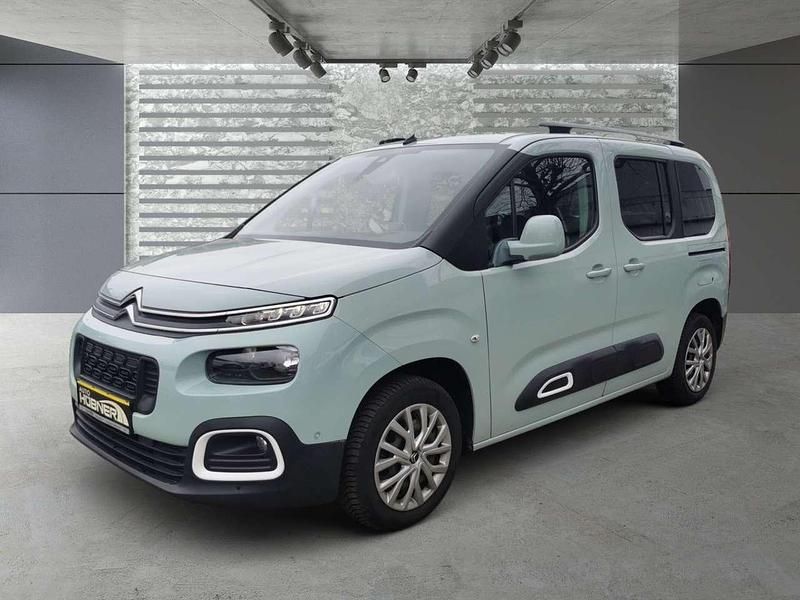 Gebraucht Citroën Berlingo Shine 131 PS (96 kW) 2019 Farbe grun devon/typ aussenver Van / Kleinbus