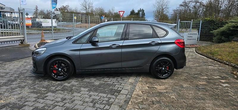 Gebraucht BMW 216 116 PS (85 kW) 2018 Grau Kombi