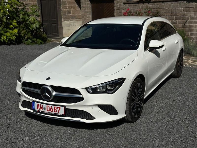 Weiß Gebraucht 2021 Mercedes CLA200 Shooting Brake Business Kombi | 18.861 € (Etwas zu teuer) - Bild 1/4