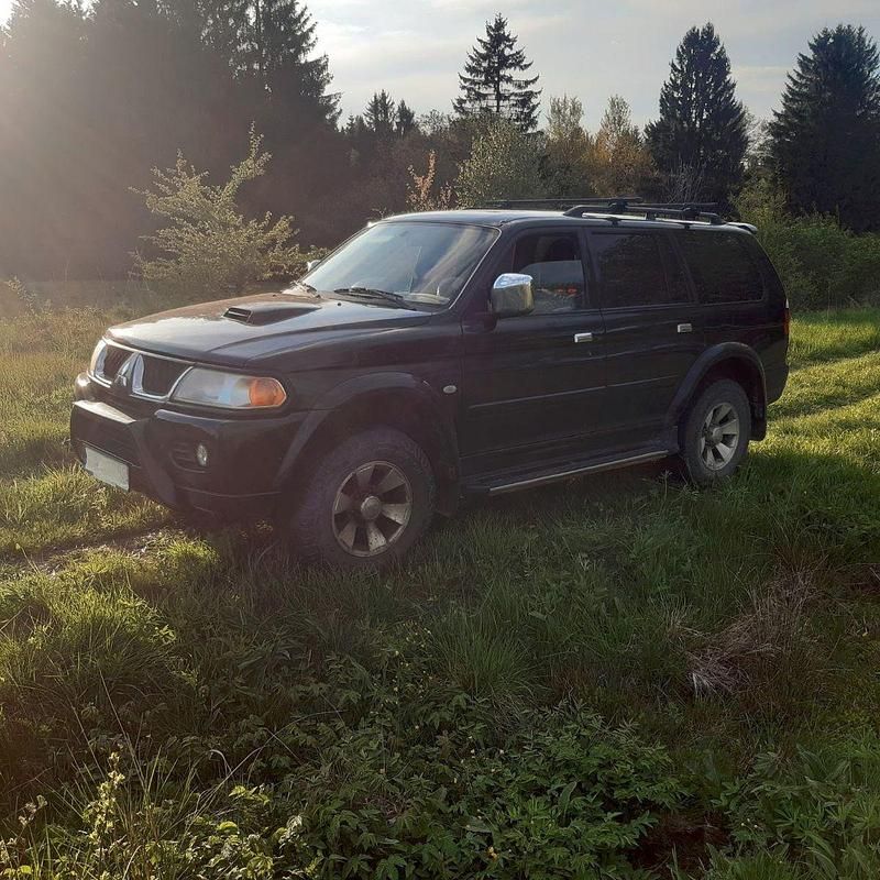 Schwarz Gebraucht 2006 Mitsubishi Pajero SUV | 9.900 € - Bild 1/4