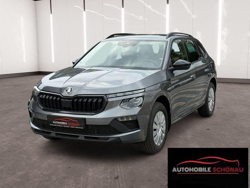 Grau Gebraucht 2024 Skoda Kamiq Drive SUV | 26.490 € (Fairer Preis) - Bild 1/4
