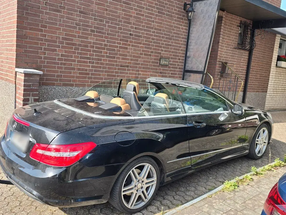 Gebraucht Mercedes E250 204 PS (150 kW) 2013 Schwarz Cabrio