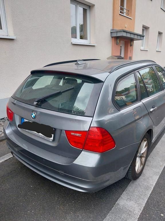 Grau Gebraucht 2011 BMW 316 Kombi | 2.700 € (Teuer) - Bild 1/4