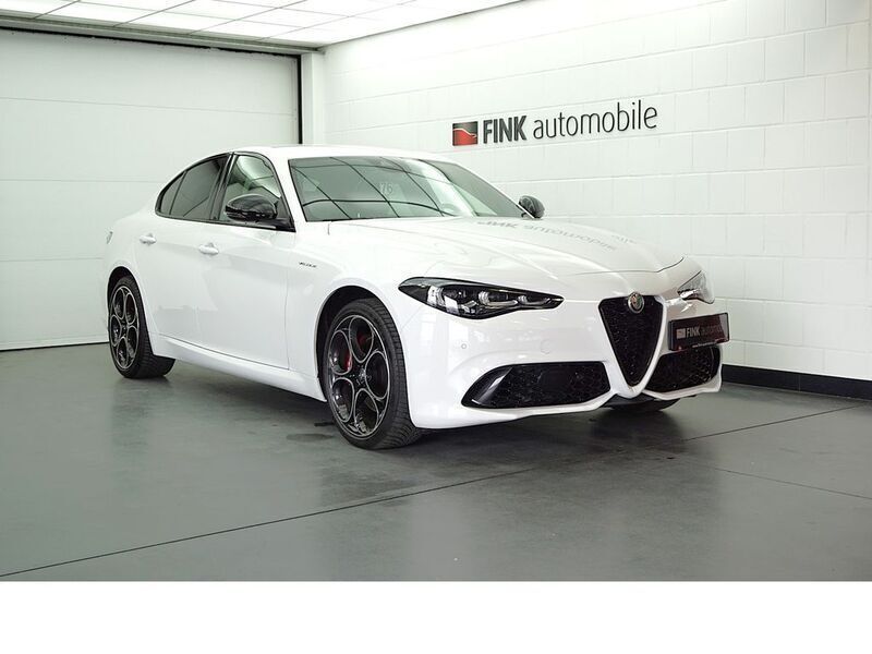 Weiß Gebraucht 2024 Alfa Romeo Giulia Veloce Limousine | 35.790 € (Fairer Preis) - Bild 1/2
