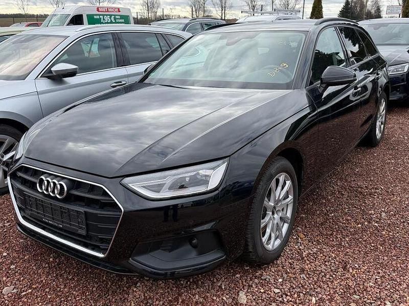 Gebraucht Audi A4 Comfort 150 PS (110 kW) 2022 Mythosschwarz metallic Limousine