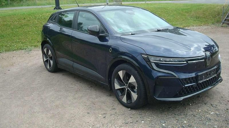 Gebraucht Renault Megane E-Tech Equilibre 96 kW (131 PS) 2022 Nacht  blau Limousine