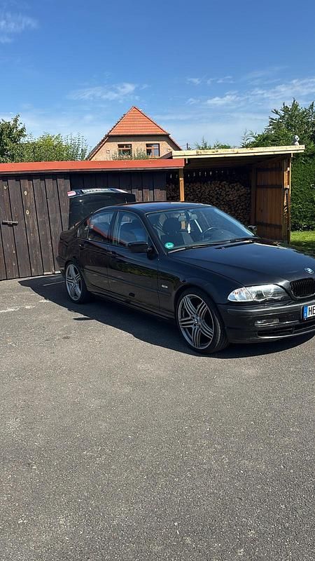 Schwarz Gebraucht 2000 BMW 328 Limousine | 1.900 € (Etwas zu teuer) - Bild 1/4