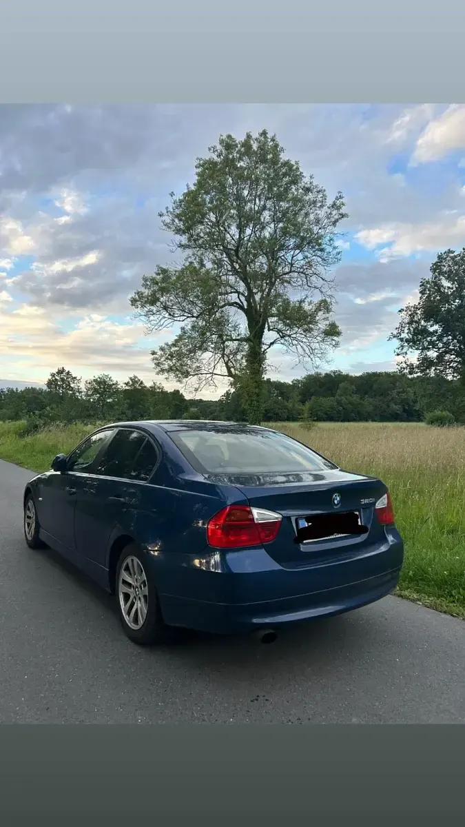 Gebraucht BMW 320 150 PS (110 kW) 2006 Blau Limousine