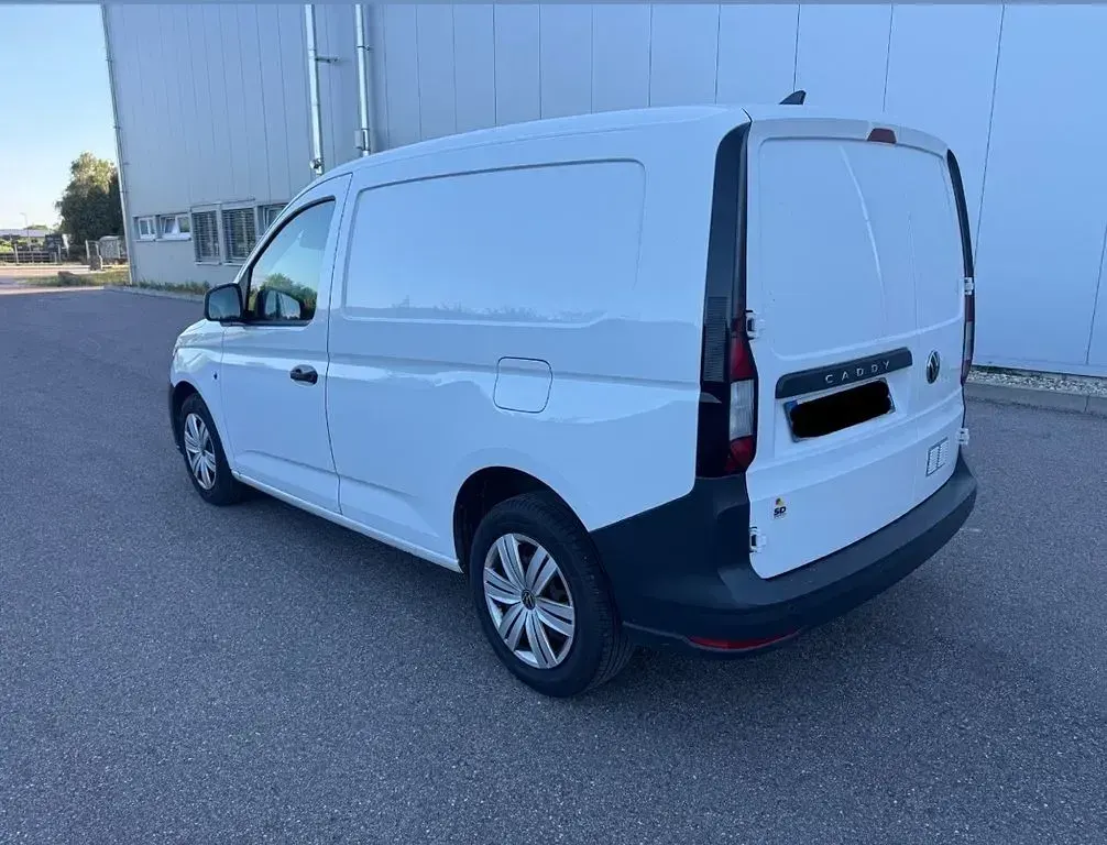 Gebraucht VW Caddy 75 PS (55 kW) 2022 Weiß Van / Kleinbus