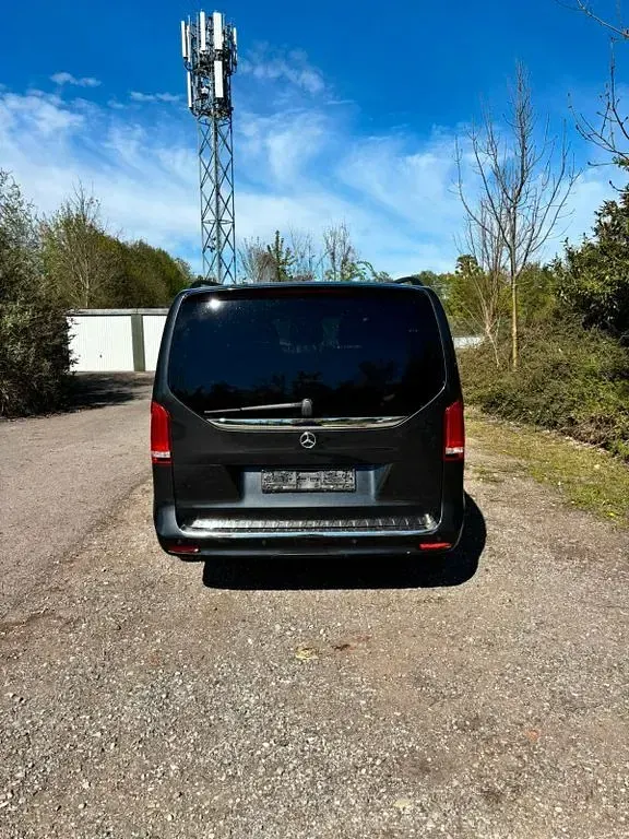 Gebraucht Mercedes V250 Edition 190 PS (139 kW) 2022 Grau Van / Kleinbus