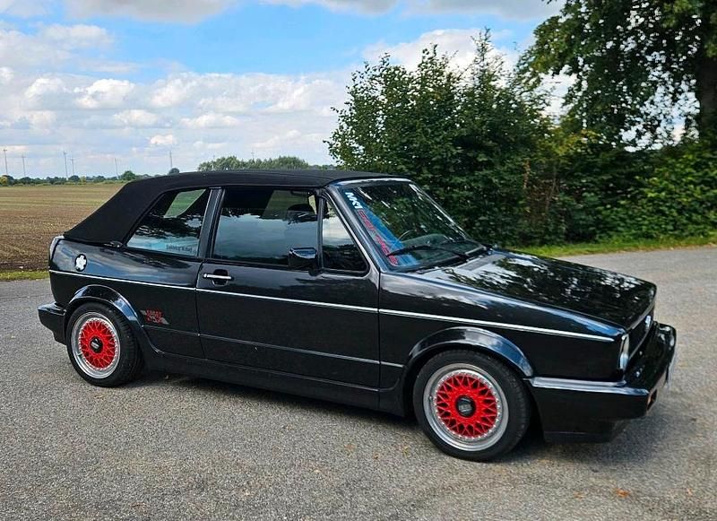 Schwarz Gebraucht 1991 VW Golf Cabriolet Sportline Cabrio | 12.499 € - Bild 1/4
