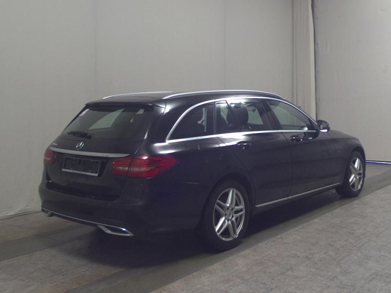 Gebraucht Mercedes C300e Avantgarde 306 PS (225 kW) 2019 Schwarz Kombi