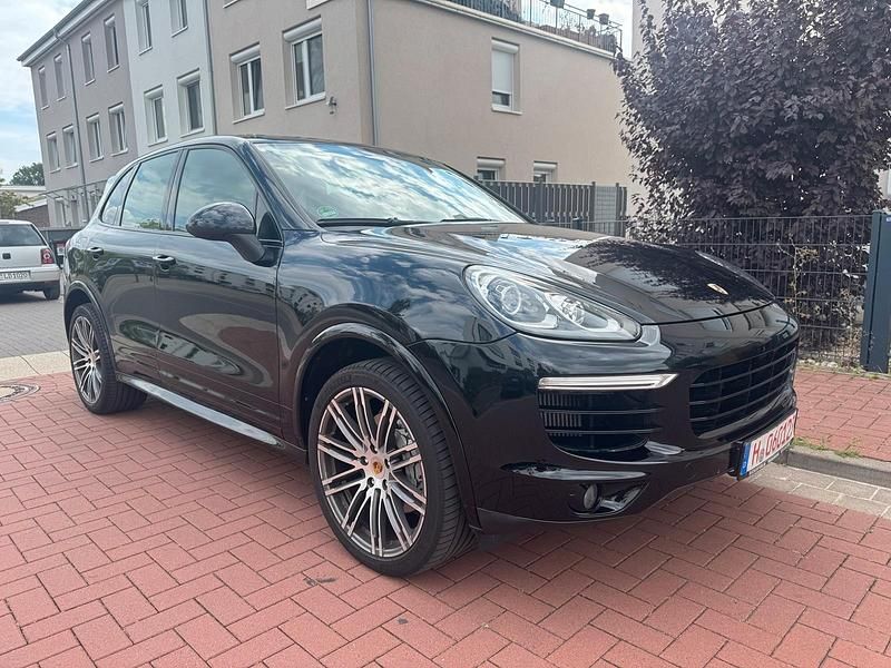 Schwarz Gebraucht 2012 Porsche Cayenne Platinum Edition SUV | 22.500 € (Etwas zu teuer) - Bild 1/4